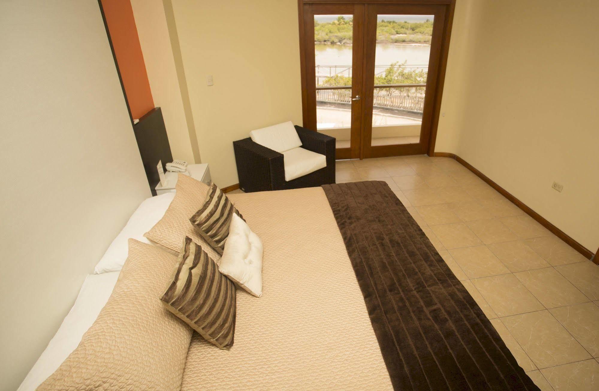Hotel La Laguna Galapagos بْوُرتو فيلاميل المظهر الخارجي الصورة