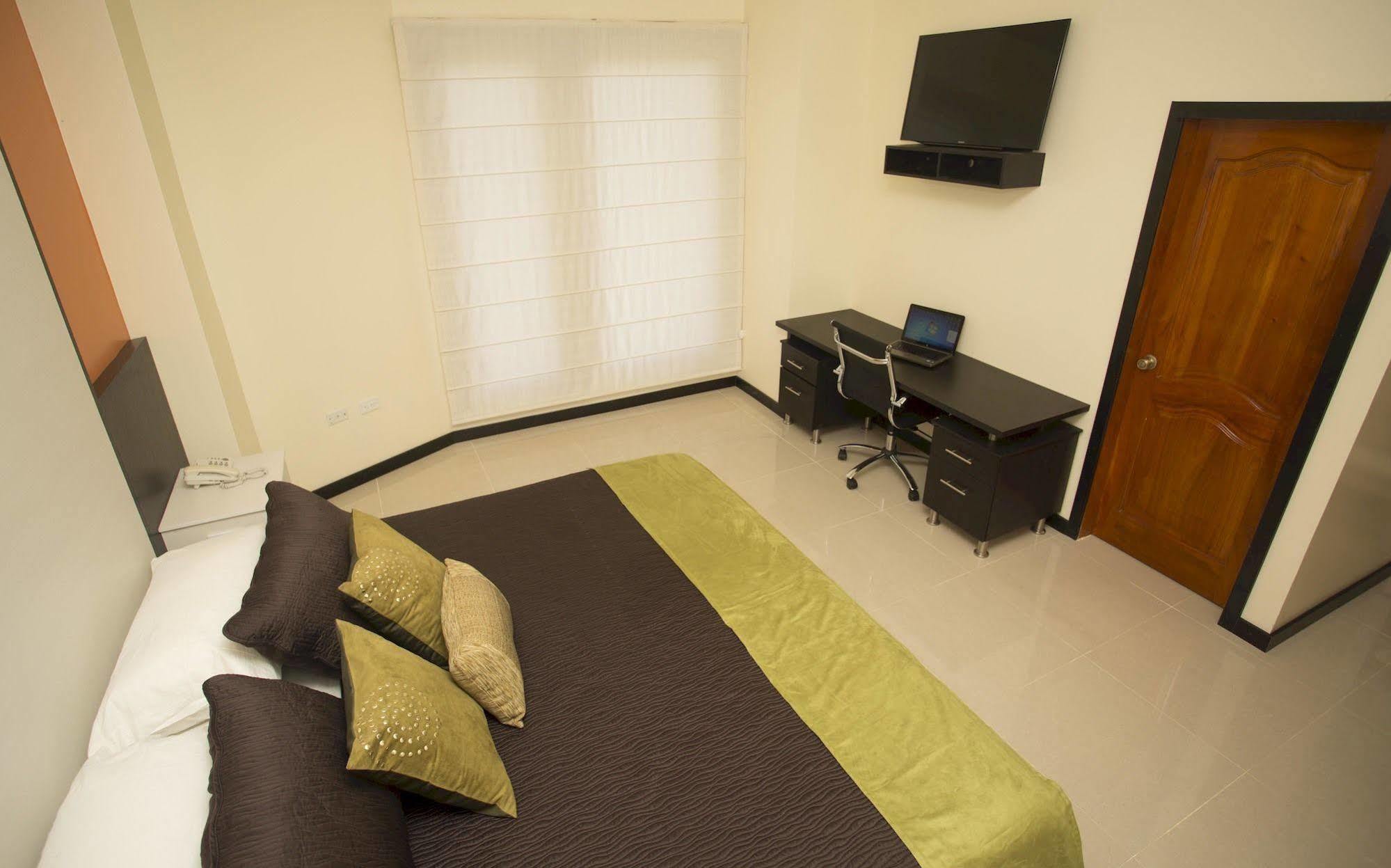 Hotel La Laguna Galapagos بْوُرتو فيلاميل المظهر الخارجي الصورة