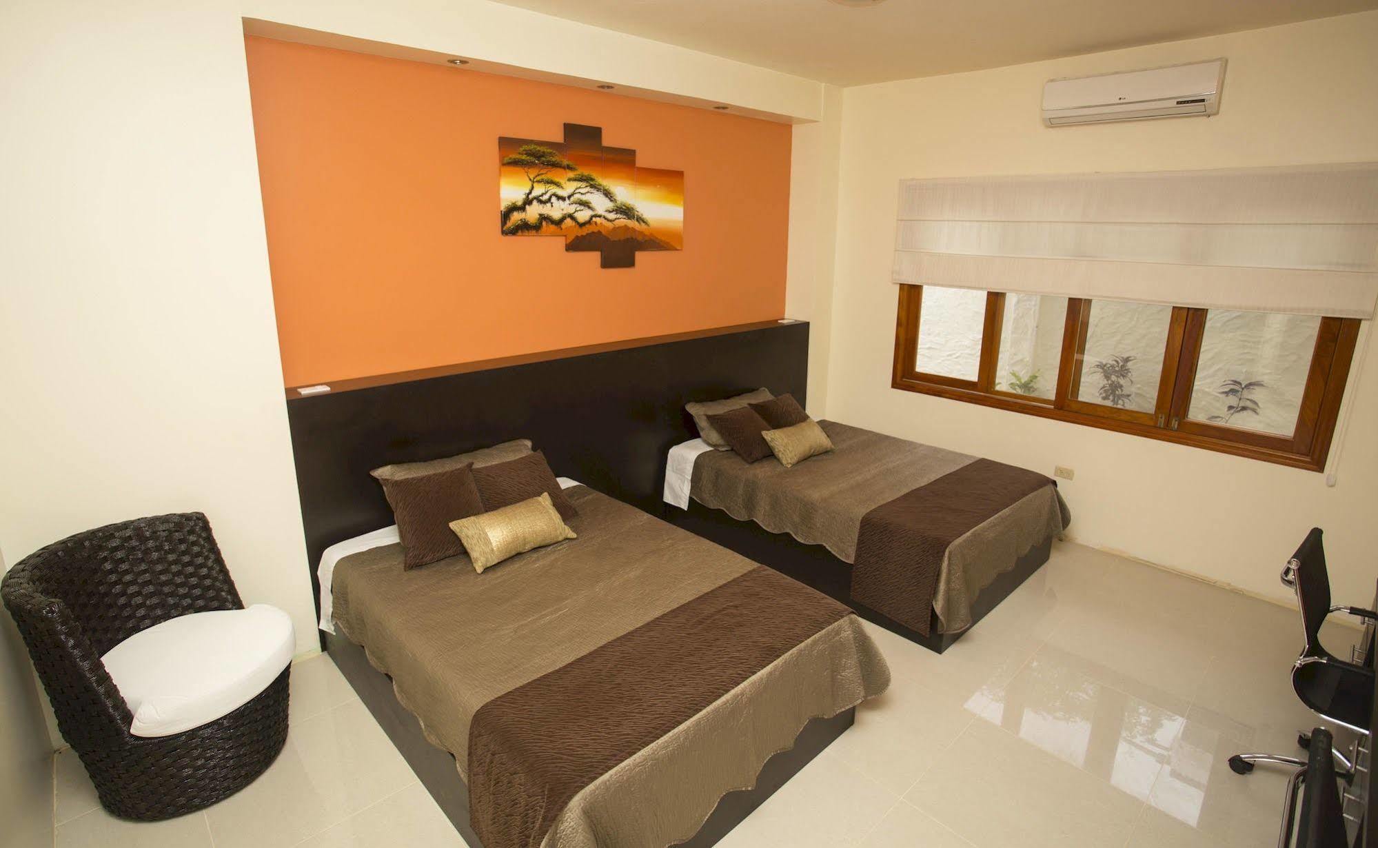 Hotel La Laguna Galapagos بْوُرتو فيلاميل المظهر الخارجي الصورة